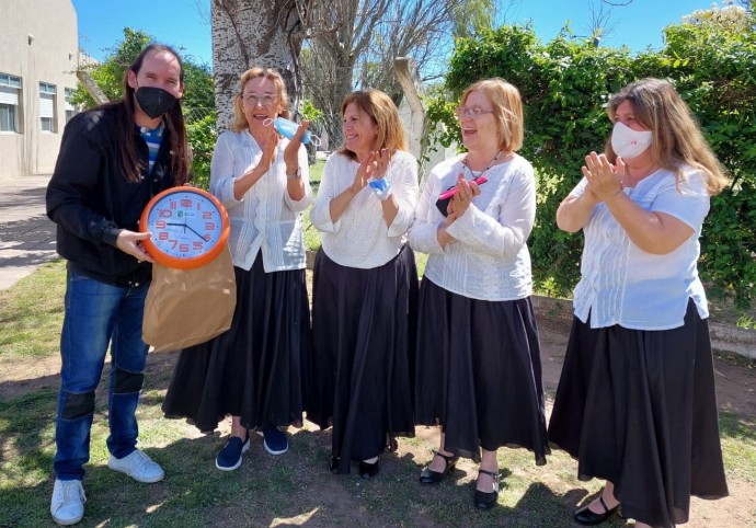 Los adultos mayores celebraron la primavera 