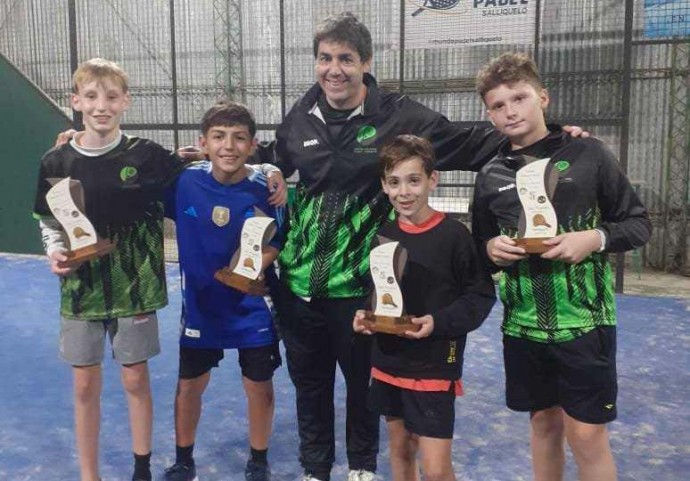 Más de doscientos niños jugaron al pádel en Salliqueló