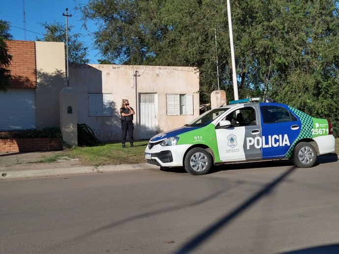 Policía y DDI allanaron dos viviendas