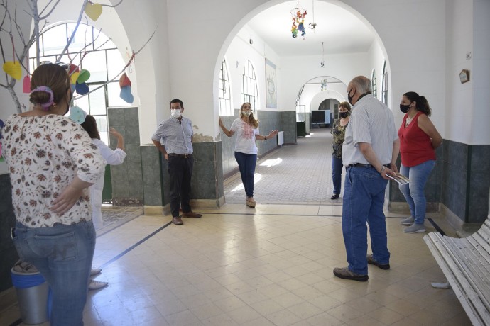 Pintarán las aulas de la escuela 