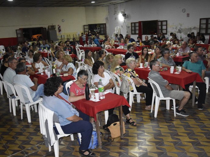 Ingeniero Thompson fue escenario de “La Noche de los Bares”