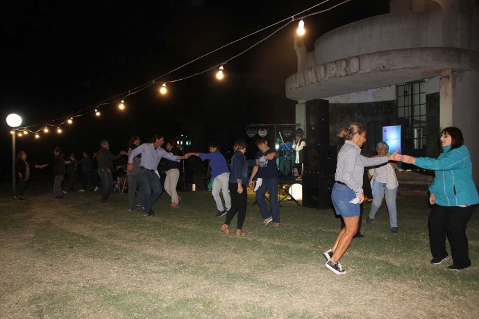 En una fría noche, se realizó la peña en el ex Matadero Municipal