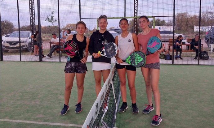 La Escuela de Padel del Newbery participó de un Torneo en Santa Rosa