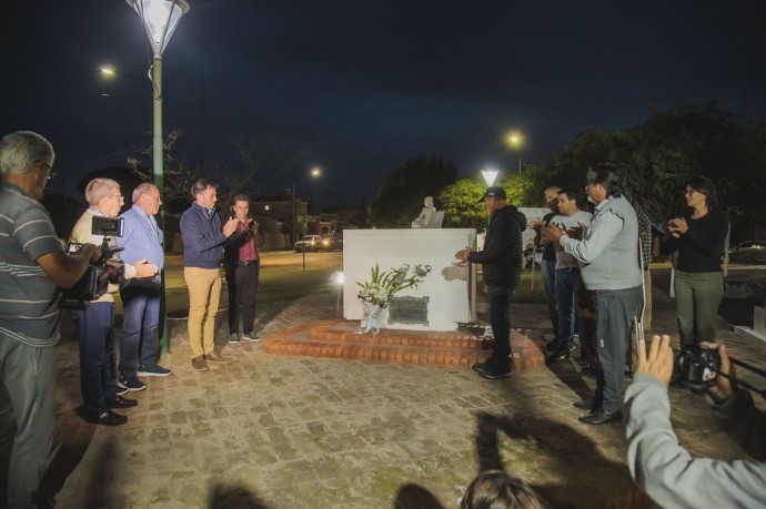 Tres Lomas conmemoró el Día del Veterano y los Caídos en Malvinas