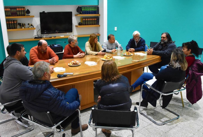 Carrera firmó un convenio para la construcción de 7 viviendas 