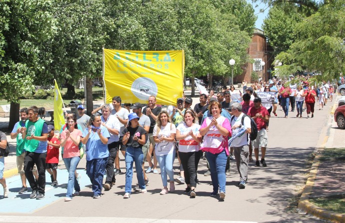 La “Multisindical Salliqueló” se movilizó en el centro de la ciudad