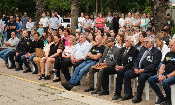 Se realizó un homenaje a los Héroes de Malvinas en la EES nº 1