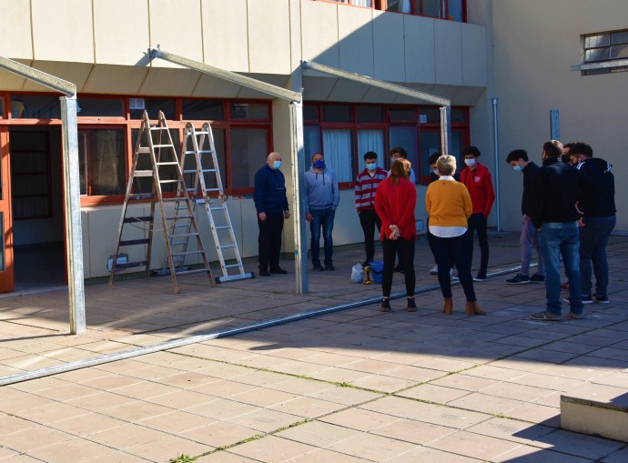 Álvarez visitó la Escuela de Educación Secundaria Técnica