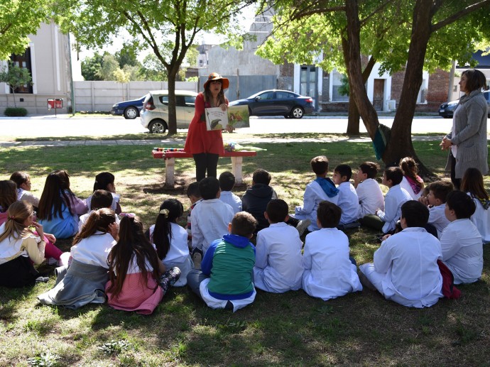 Continúa la actividad en la Feria del Libro y la Cultura Treslomense 