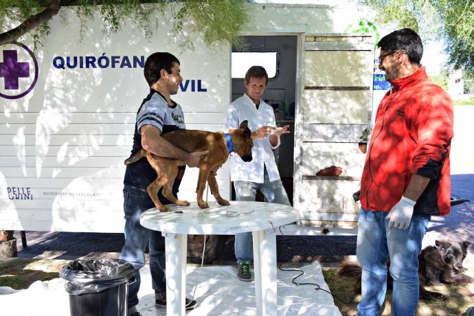 Continúa recorriendo los barrios el Quirófano Móvil