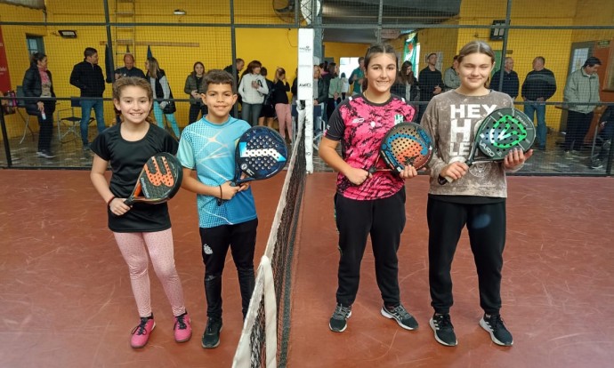 La Escuela de Padel del Newbery participó de un Torneo en Santa Rosa