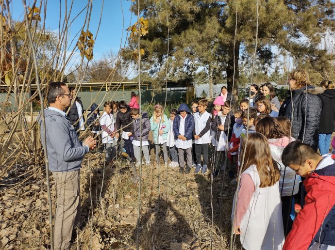 Alumnos de la Escuela Primaria 7 visitaron el Vivero Municipal