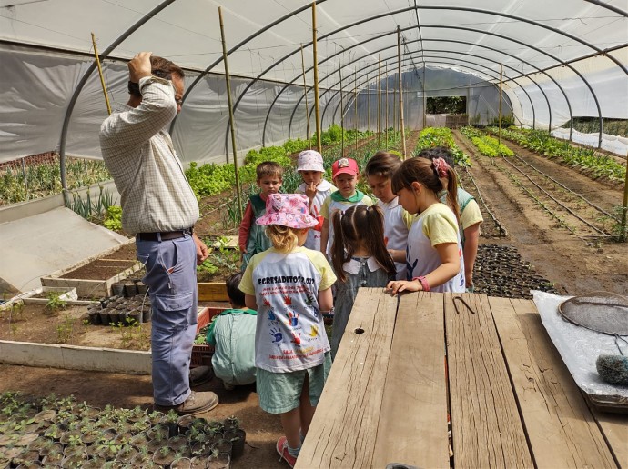 Alumnos del Jardín de Infantes 903 visitaron el Vivero Municipal