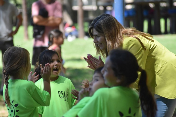 La intendenta Gambier visitó el complejo de piletas