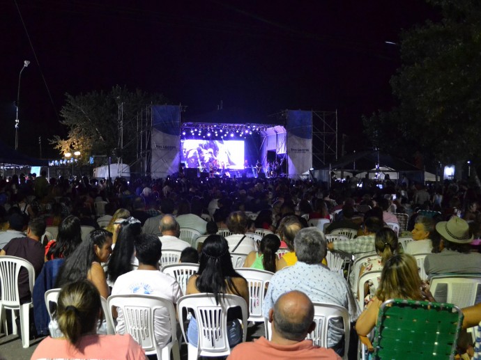 Una multitud celebró los 117 años de Tres Lomas
