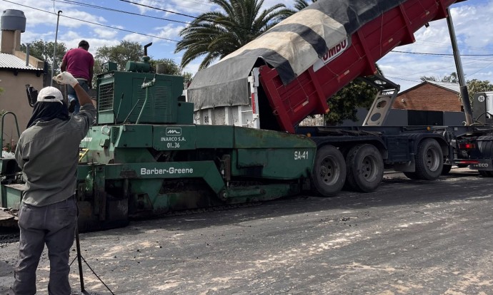 Reanudaron los trabajos de pavimentación 