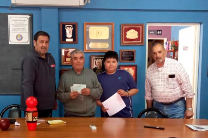 Bomberos Voluntarios entregó premios de su rifa