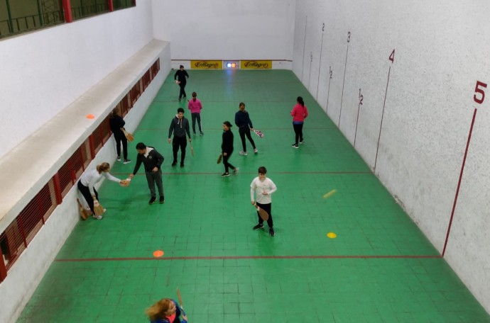 Gran convocatoria en el inicio de clases de la Escuela de Pelota a Paleta