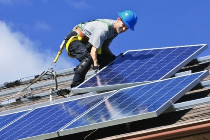 Comenzará la colocación de paneles solares en las escuelas de Quenumá