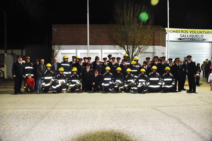 Emotiva celebración del Día del Bombero Voluntario en Salliqueló