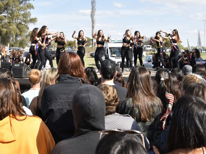 Festejos por el Día de la Primavera y del Estudiante