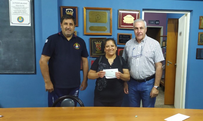 Bomberos Voluntarios entregó premios de su rifa