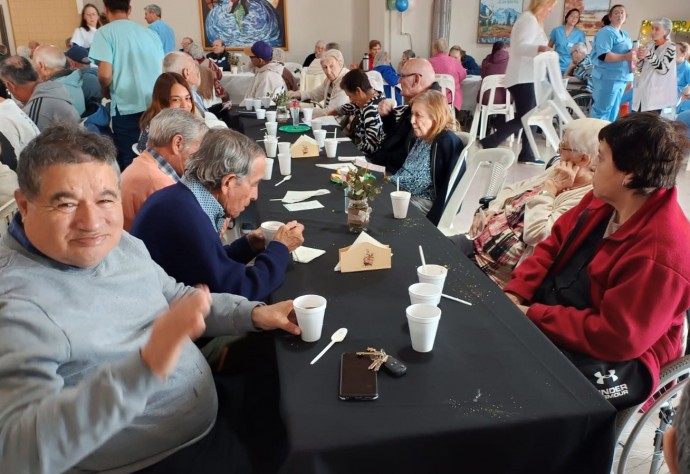 Tres Lomas participó del encuentro regional de hogares municipales