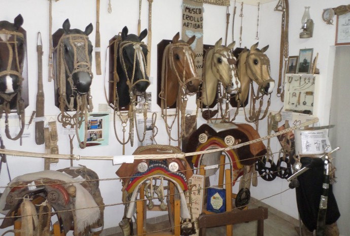 Invitan a adultos mayores a visitar el Museo Criollo Artigas