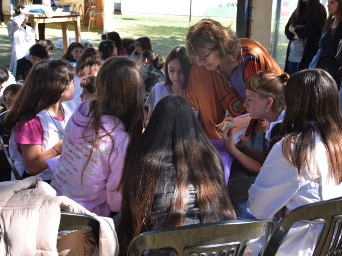 Continúa la actividad en la Feria del Libro y la Cultura Treslomense 