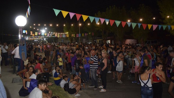 De Bary tuvo su gran Noche de Carnaval