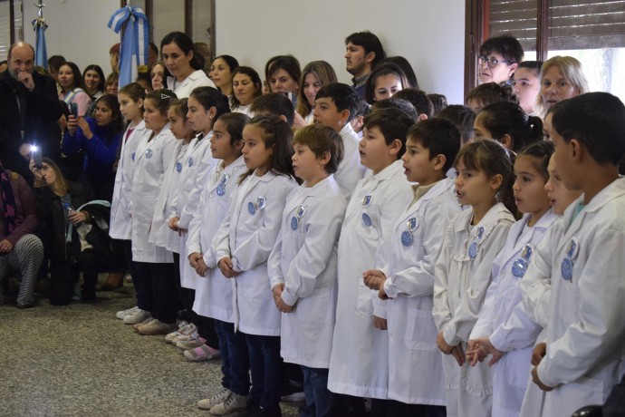 Alumnos de 4to Año realizaron la promesa de lealtad a la bandera