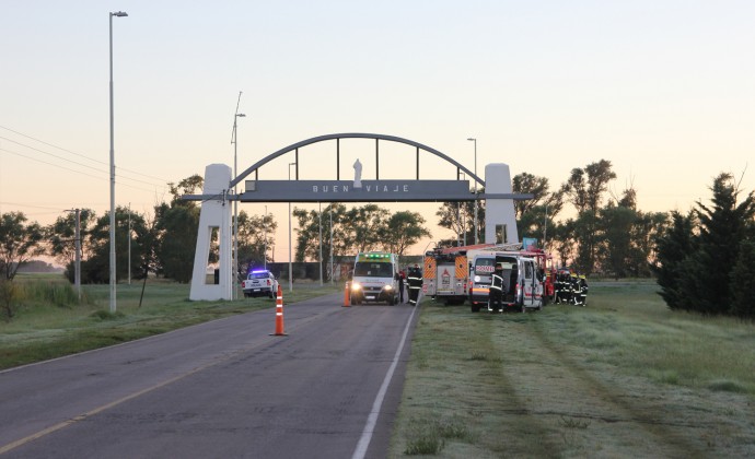 Un automóvil se estrelló contra el Arco del Acceso Centenario