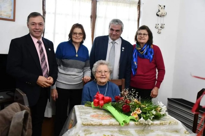 Cumplió 100 años Doña Emilia Julia Pfund