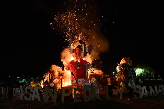 Se realizó la tradicional Fogata de San Juan, San Pedro y San Pablo