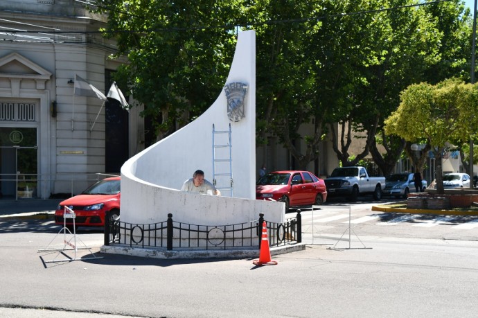 Trabajos de acondicionamiento en el “Monumento al Centenario”