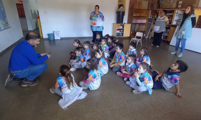 Charlas sobre medio ambiente en instituciones educativas