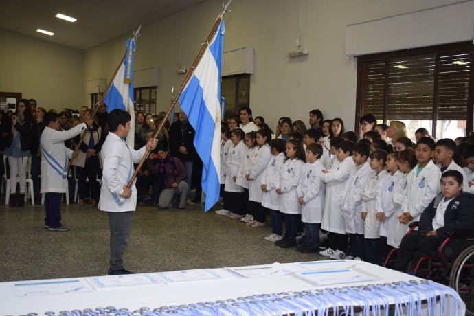 Alumnos de 4to Año realizaron la promesa de lealtad a la bandera