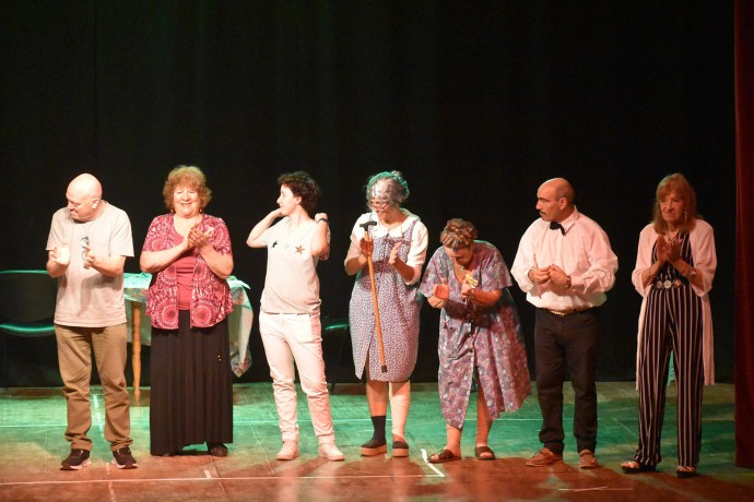 Presentación del Grupo Varieté del Taller de Teatro Municipal 