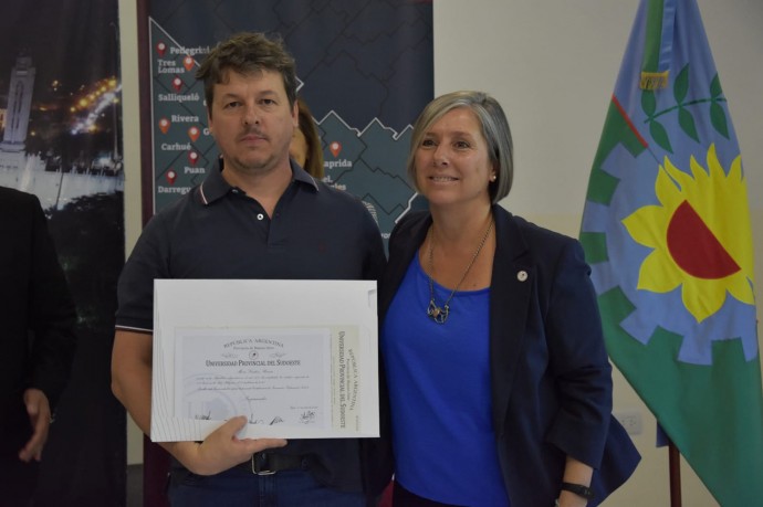 Acto de colación de la UPSO en el Centro Educativo y Tecnológico 