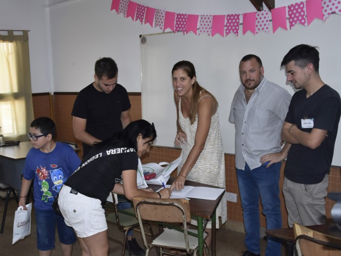 Entregaron anteojos del programa provincial “Ver para aprender”