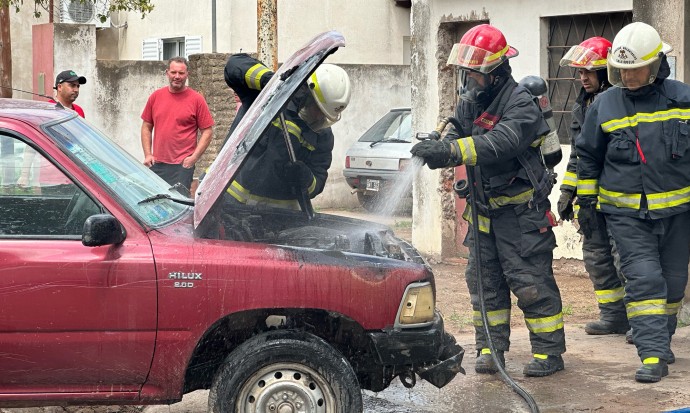 Incendio de vehículo en Salliqueló