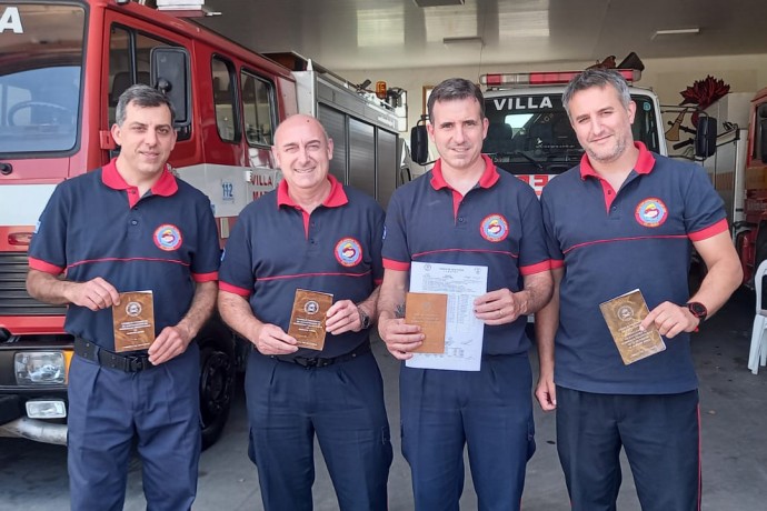 El Cuartel de Bomberos suma cuatro nuevos oficiales 