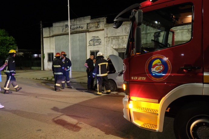 Principio de incendio en un vehículo 