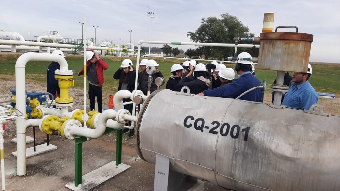 Alumnos de la Escuela Técnica visitaron la planta TGS