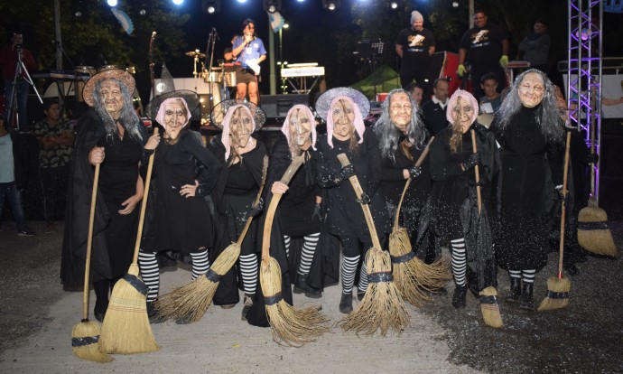 Con mucha alegría y color, la ciudad se vistió de carnaval